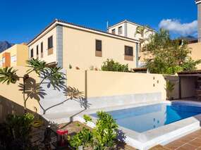 4Sz-Haus mit Pool, Grill und Garten