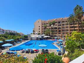 Castle Harbour mit beheizten Pool