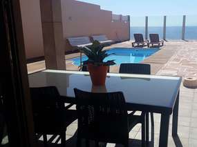 Hübsche Ferienwohnung in Traumlage am Meer, eigener Pool