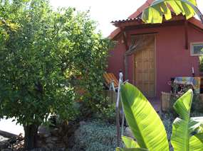 Kleines Häuschen mit Meerblick auf Finca mit Garten & Pool im Südwesten Teneriffas