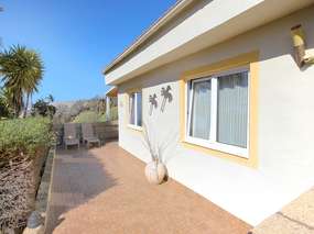 Cottage on an estate with pool, indoor pool, tennis, wiFi, Spa and more .. south-west Tenerife