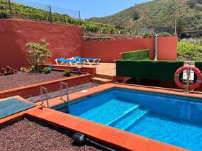 Detached holiday home with pool