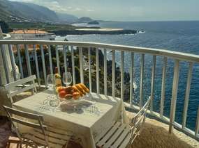 Cheap apartment by the sea