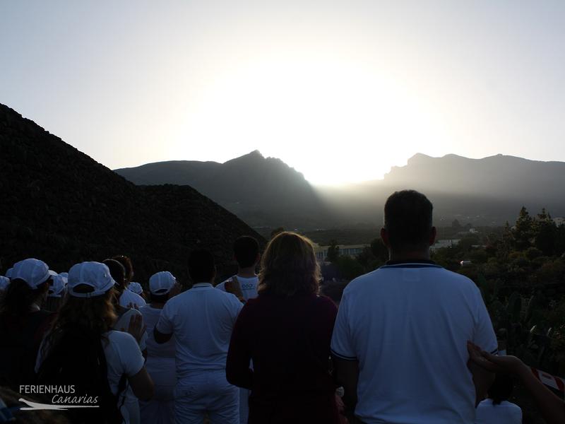 Pyramide von Güimar - doppelter Sonnenuntergang im Mai