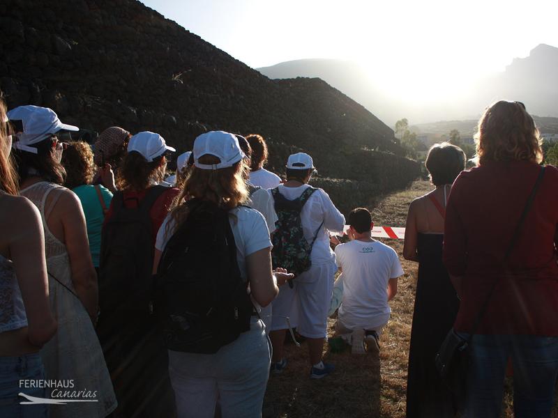 Pyramide von Güimar - doppelter Sonnenuntergang im Mai