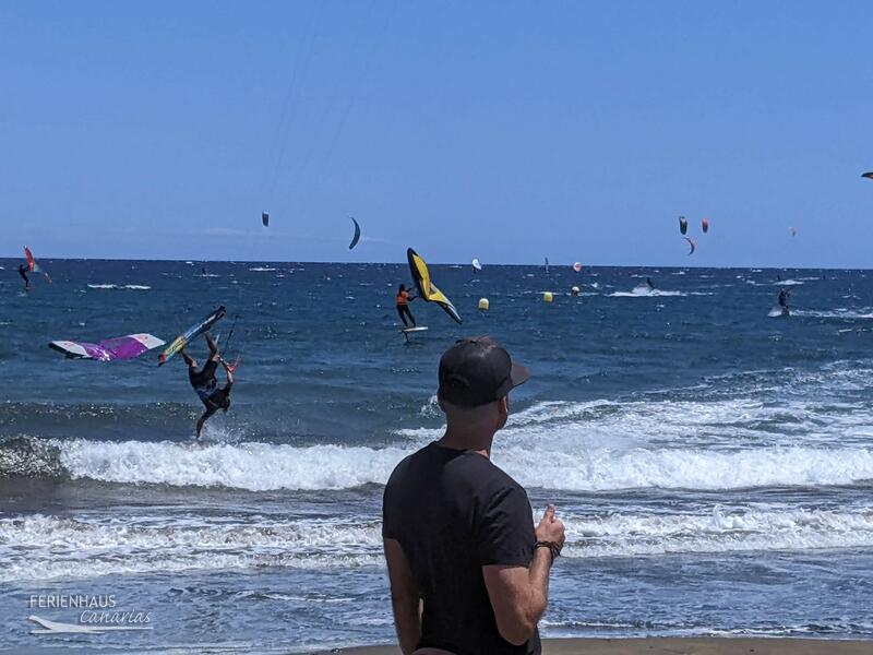 Zuschauer beim Wing Surfen in El Medano Zuschauer beim Wing Surfen in El Medano