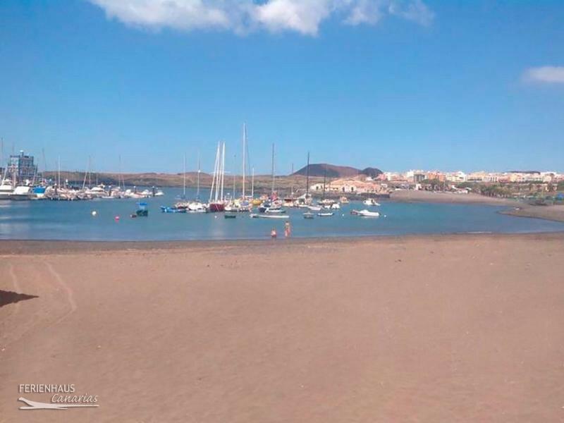 Las Galletas - Strand gegenüber vom Jachthafen