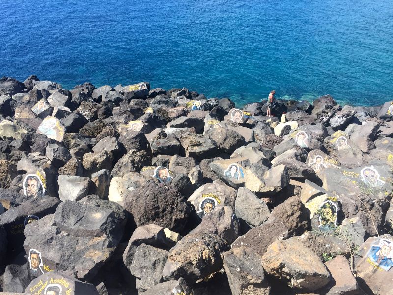 Santa Cruz de Tenerife - Rätsel um die Porträts auf den Steinen